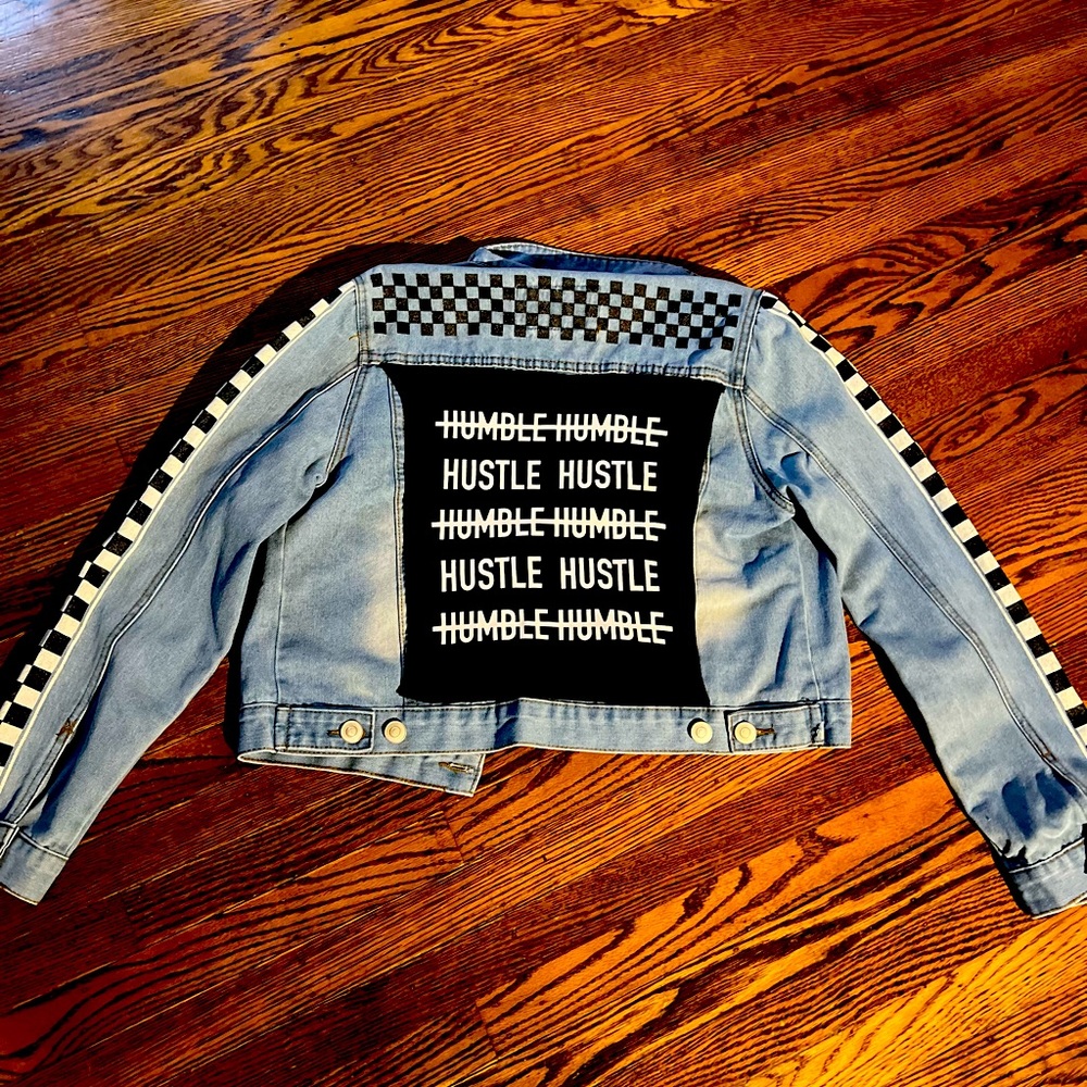 Jean jacket🌸 - Picture 2 of 2